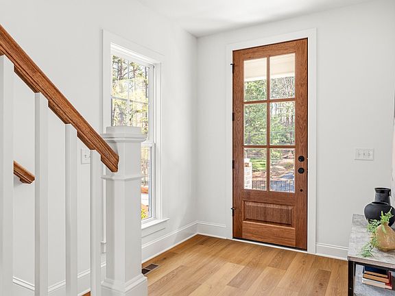 2nd image of 722 Powell Dr