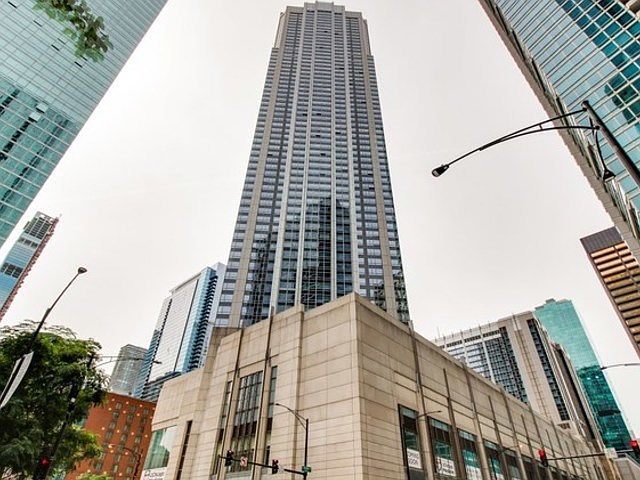 1st image of 512 N McClurg Ct APT 2207