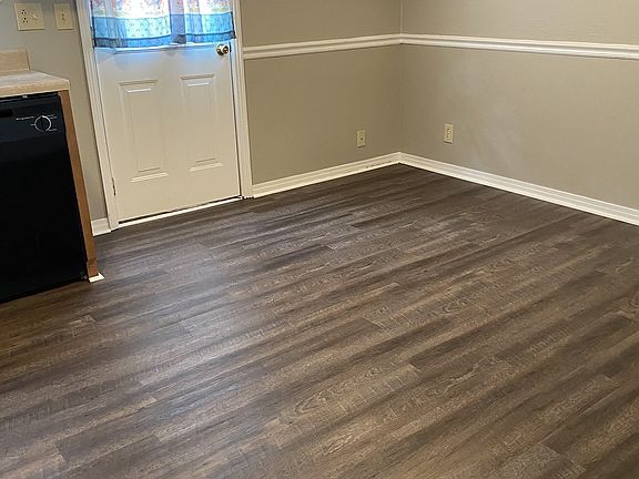 4th image of 102 Kingsbury Ct