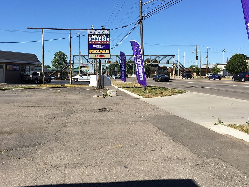 2nd image of 32058 Groesbeck Hwy