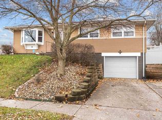 900 80th Ave W, Rock Island, IL