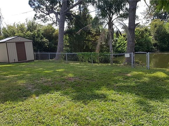 3rd image of 3540 Pinehurst Dr