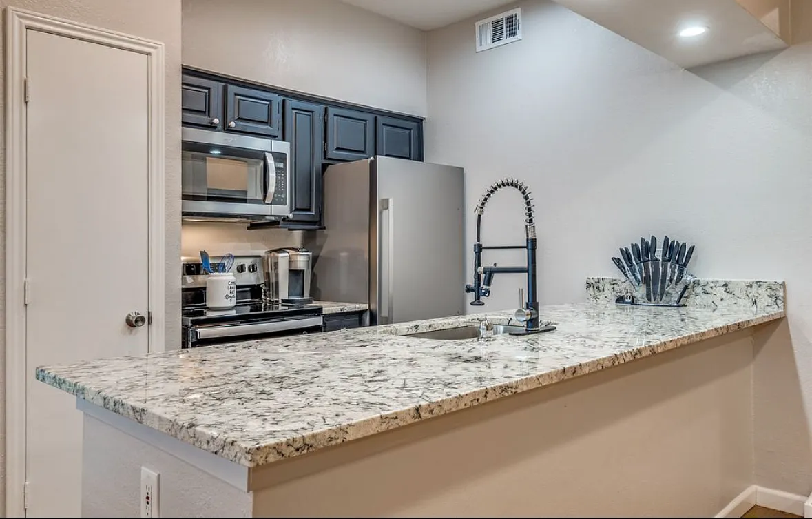 1 bed, 863 sqft, $1,750 — Photo 4