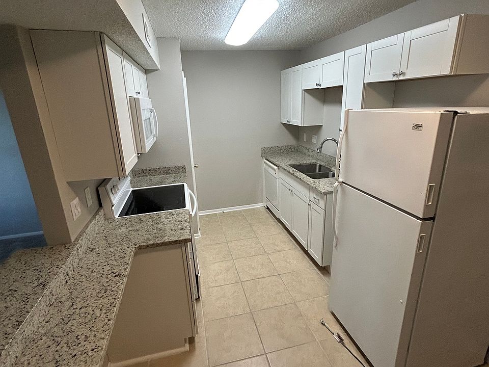1st image of 1600 Big Tree Rd APT L4