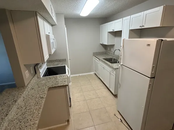 1600 Big Tree Rd, Daytona Beach, FL