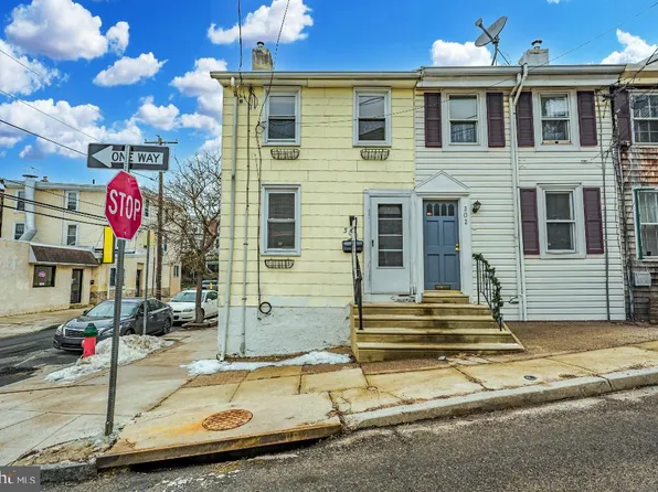 300 Carson St, Philadelphia, PA 19128