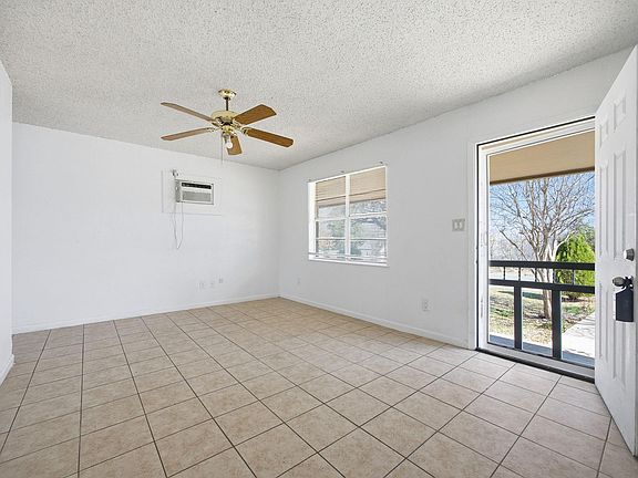 5th image of 202 Forest St