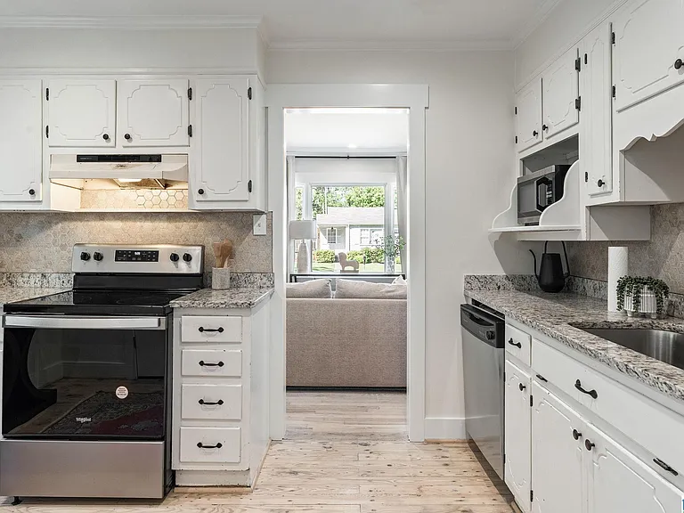 601 Grove St — Photo 13