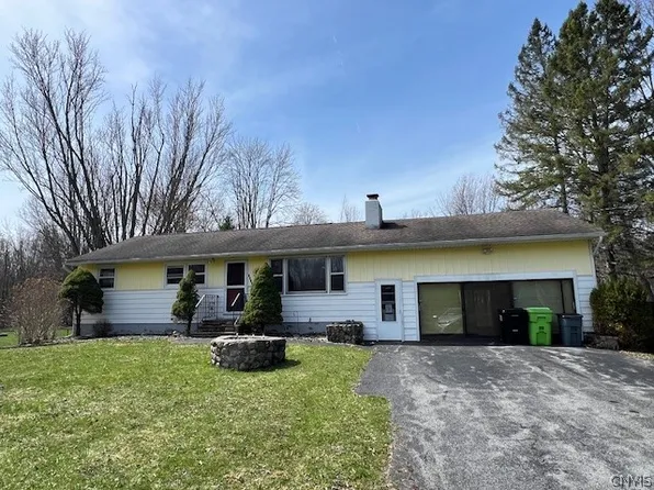 7167 Fremont Rd, East Syracuse, NY 13057