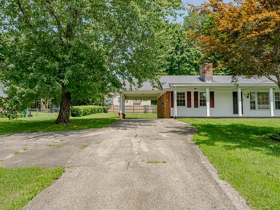 305 Edgewood Ave