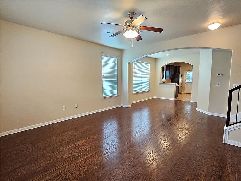 808 Lost Pines Ln — Photo 4