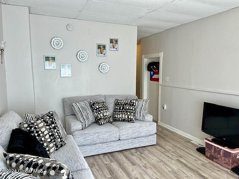 3rd image of 805 Eastern Avenue