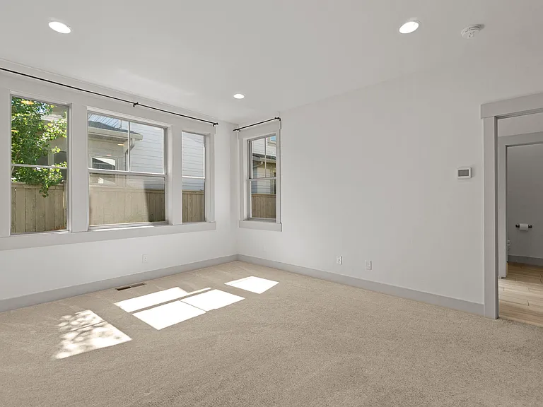 1496 NW Discovery Park Dr — Photo 46