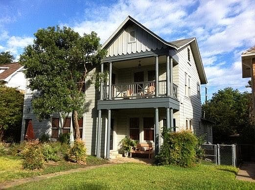 1st image of 237 E Lullwood Ave
