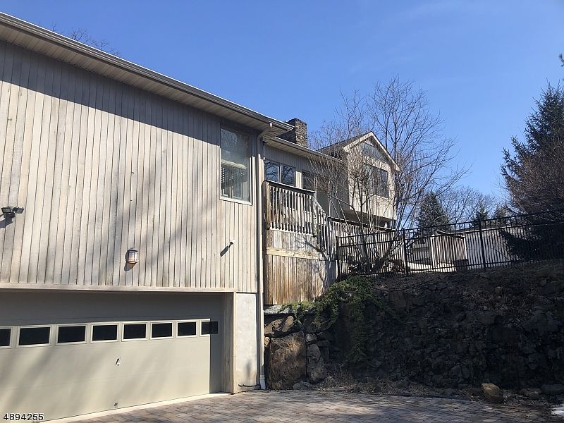 2nd image of 5 Frances Ct