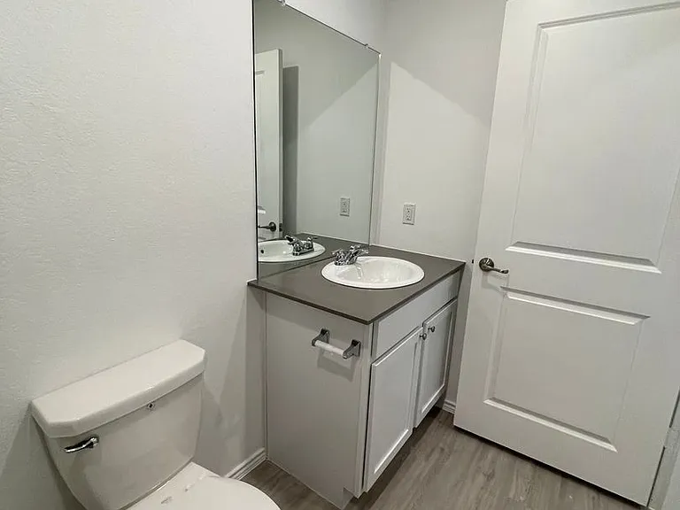 1019 Magrum Way — Photo 16