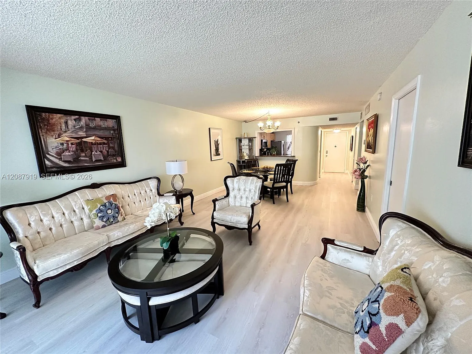 3910 Inverrary Blvd — Photo 2