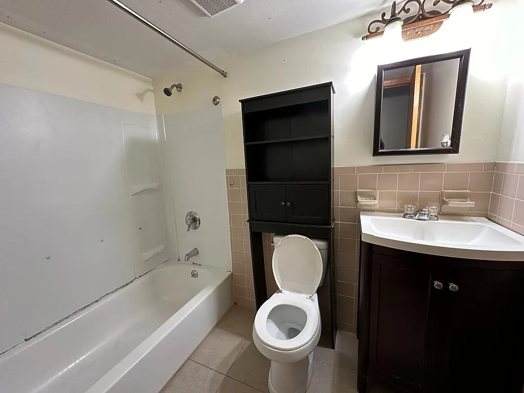 2 bed, 1.5 bath, 980 sqft, $2,200 — Photo 4
