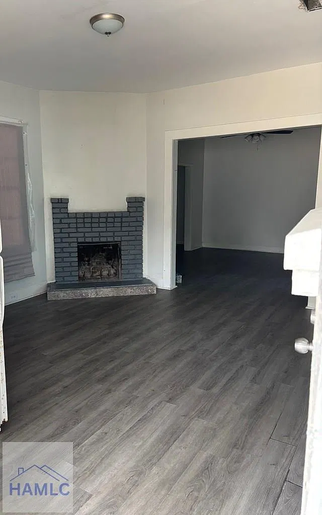 2 bed, 1.0 bath, 856 sqft, $800 — Photo 2
