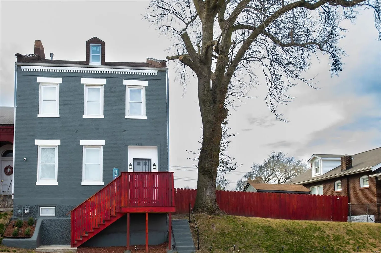 4327 California Ave photo 1