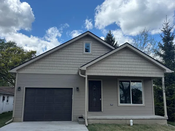 30294 Adams Dr, Rockwood, MI 48173