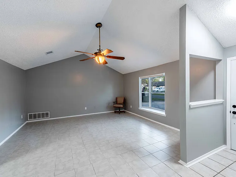 2586 Spring Lake Rd W — Photo 6