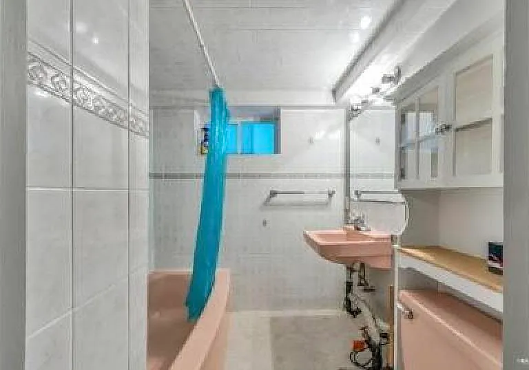 2208 Burquitlam Dr — Photo 12