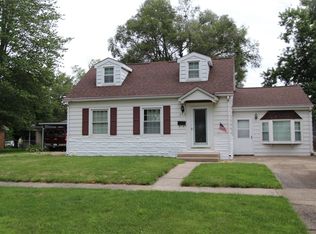 2712 Moultrie Ave, Mattoon, IL 61938