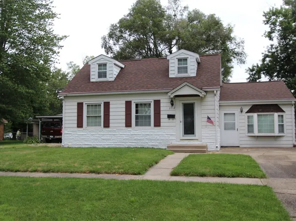 2712 Moultrie Ave, Mattoon, IL 61938