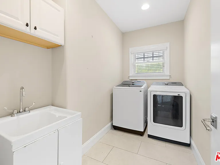 1147 Centinela Ave — Photo 41