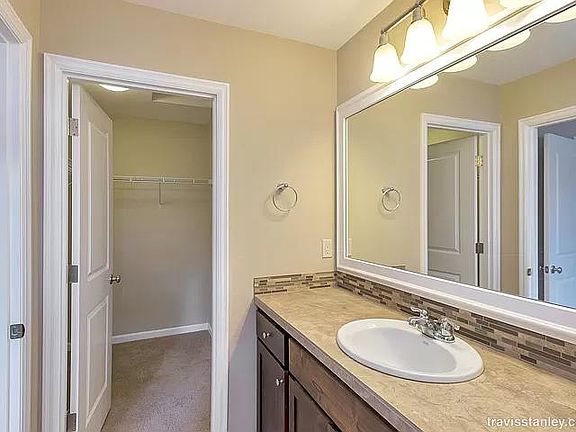Master bedroom walk in closet