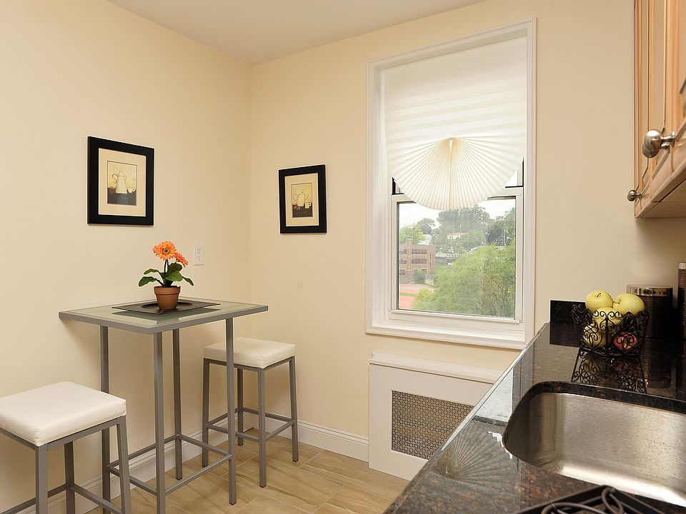 1st image of 4 Sadore Ln APT 2S