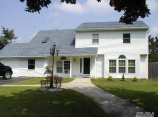 57 Nottingham Dr, Middle Island, NY 11953