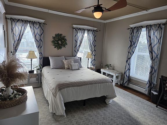 4th image of 72 Warren St #1