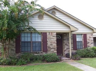 413 Erskine St, Ladson, SC 29456