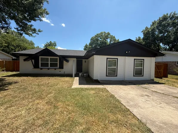 104 Indian Ct, Waxahachie, TX 75165