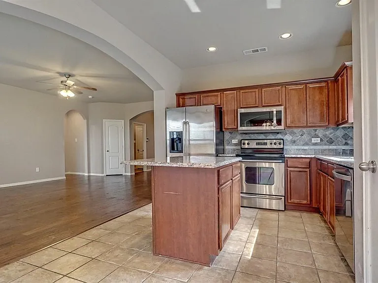 4561 Grassy Glen Dr — Photo 6