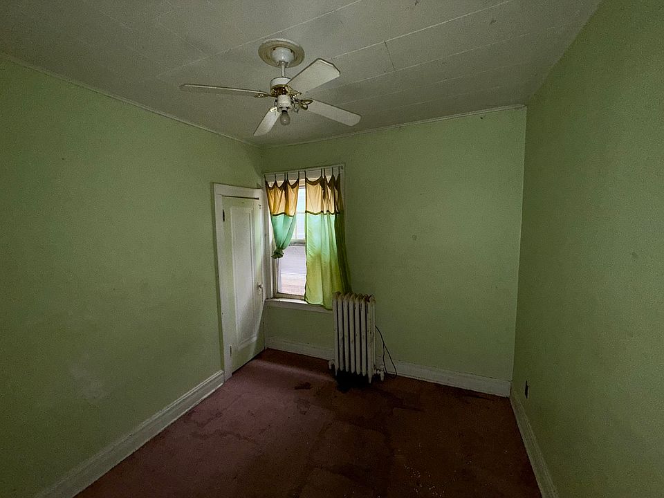 2nd image of 14121 S Dearborn St