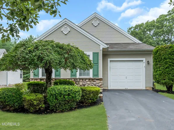 41 Gabriella Circle, Manchester, NJ 08759