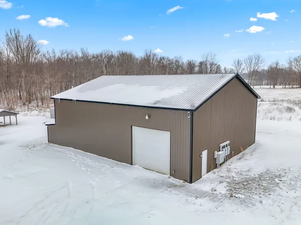 9055 Kellogg Dr, Reading, MI 49274