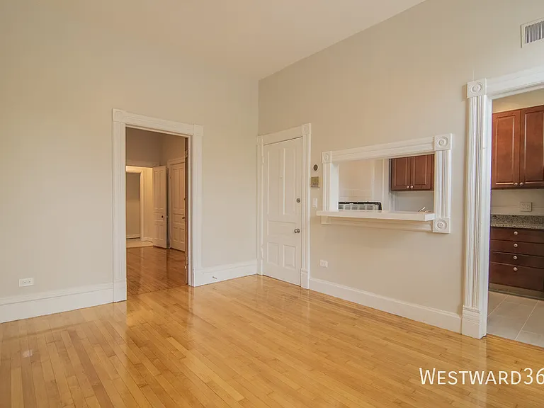 2056 N Halsted St #2F — Photo 4