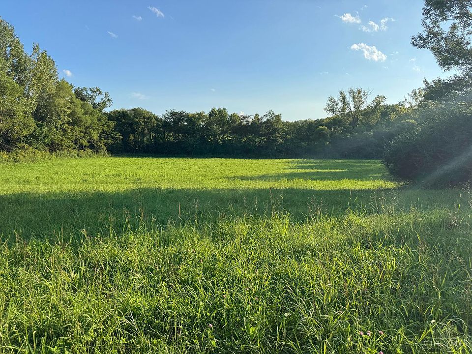 2nd image of 6675 Center Rd