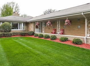 8633 Parkview Ave, Brookfield, IL 60513