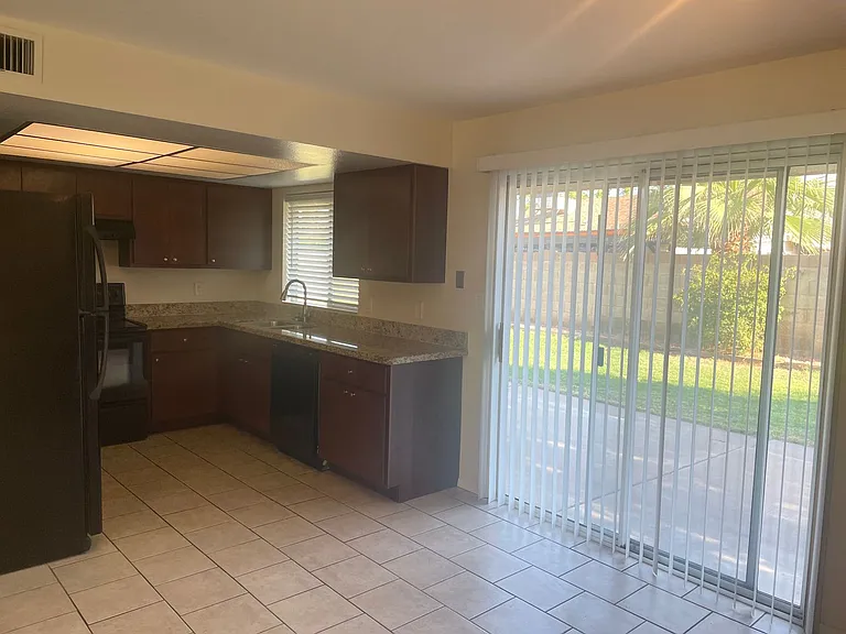 1660 W Natal Ave — Photo 5