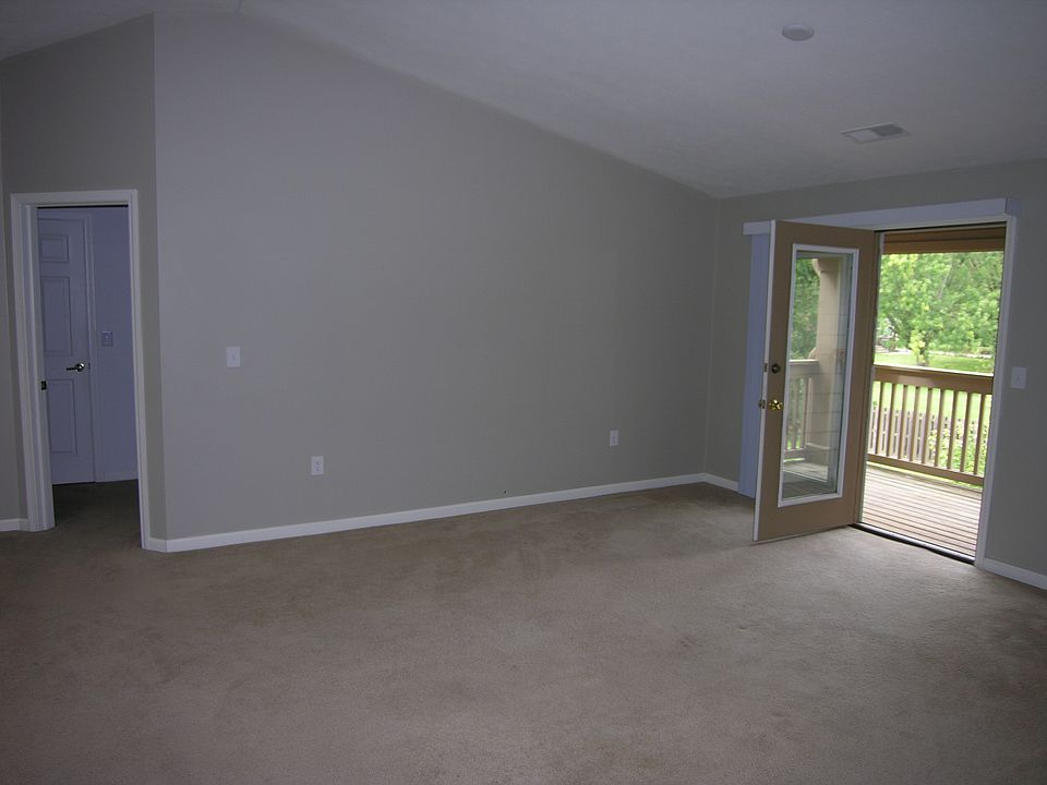 1st image of 8940 Hunters Creek Dr