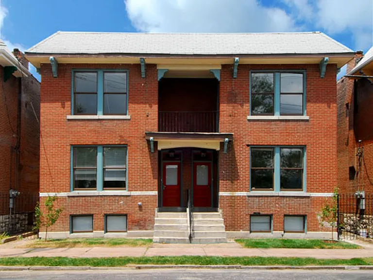 1021-23 S Boyle Ave — Photo 1
