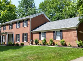 36 Essex Cir, Hudson, OH 44236