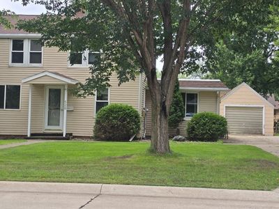 520 16th St, Windom, MN, 56101