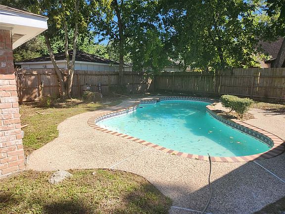 5th image of 11919 Meadowdale Dr