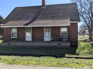 113 N 2nd St, Lockhart, SC 29364